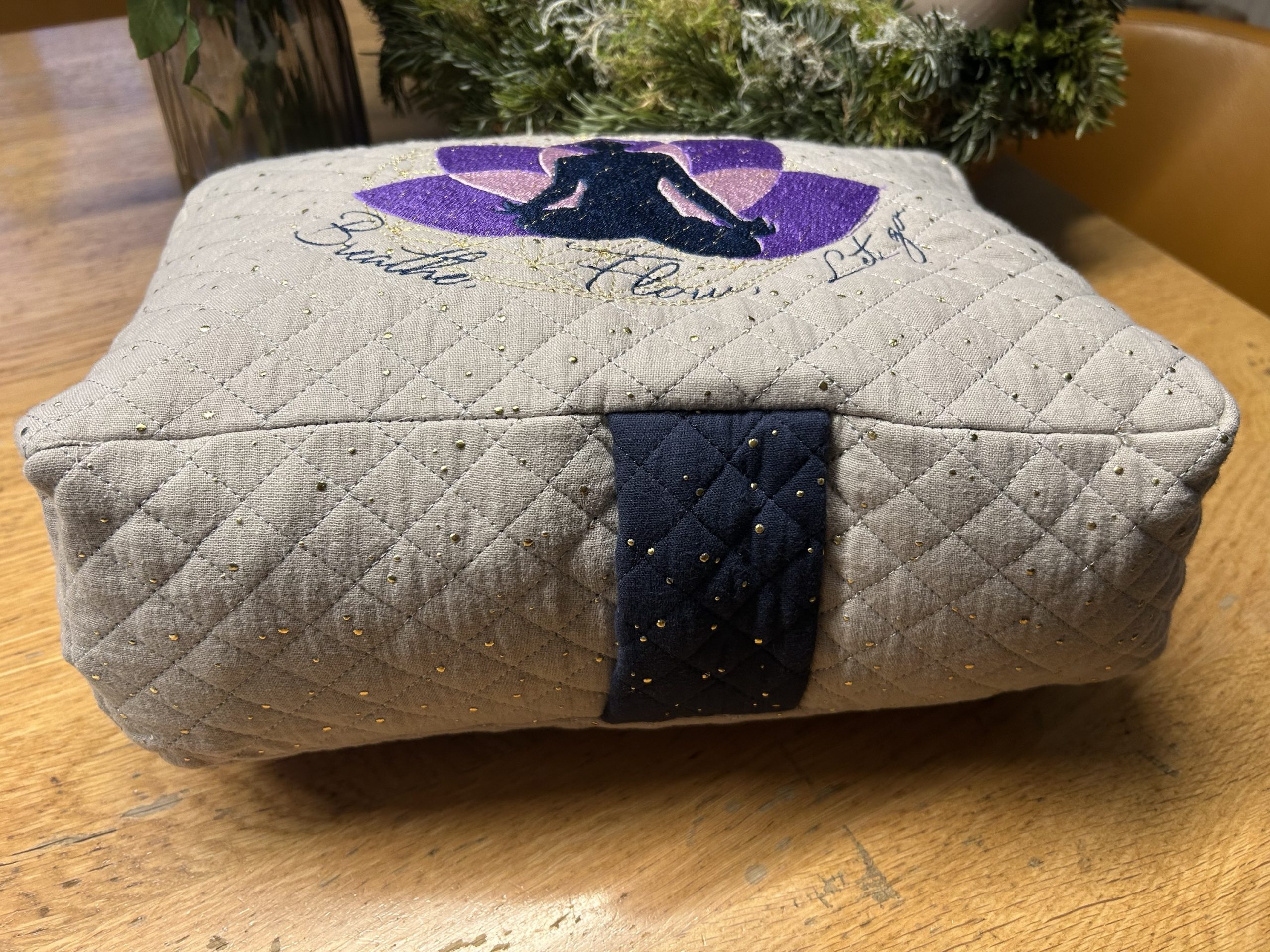 Sitz-/ Yogakissen mit Dinkelspelzfüllung – Bild 2