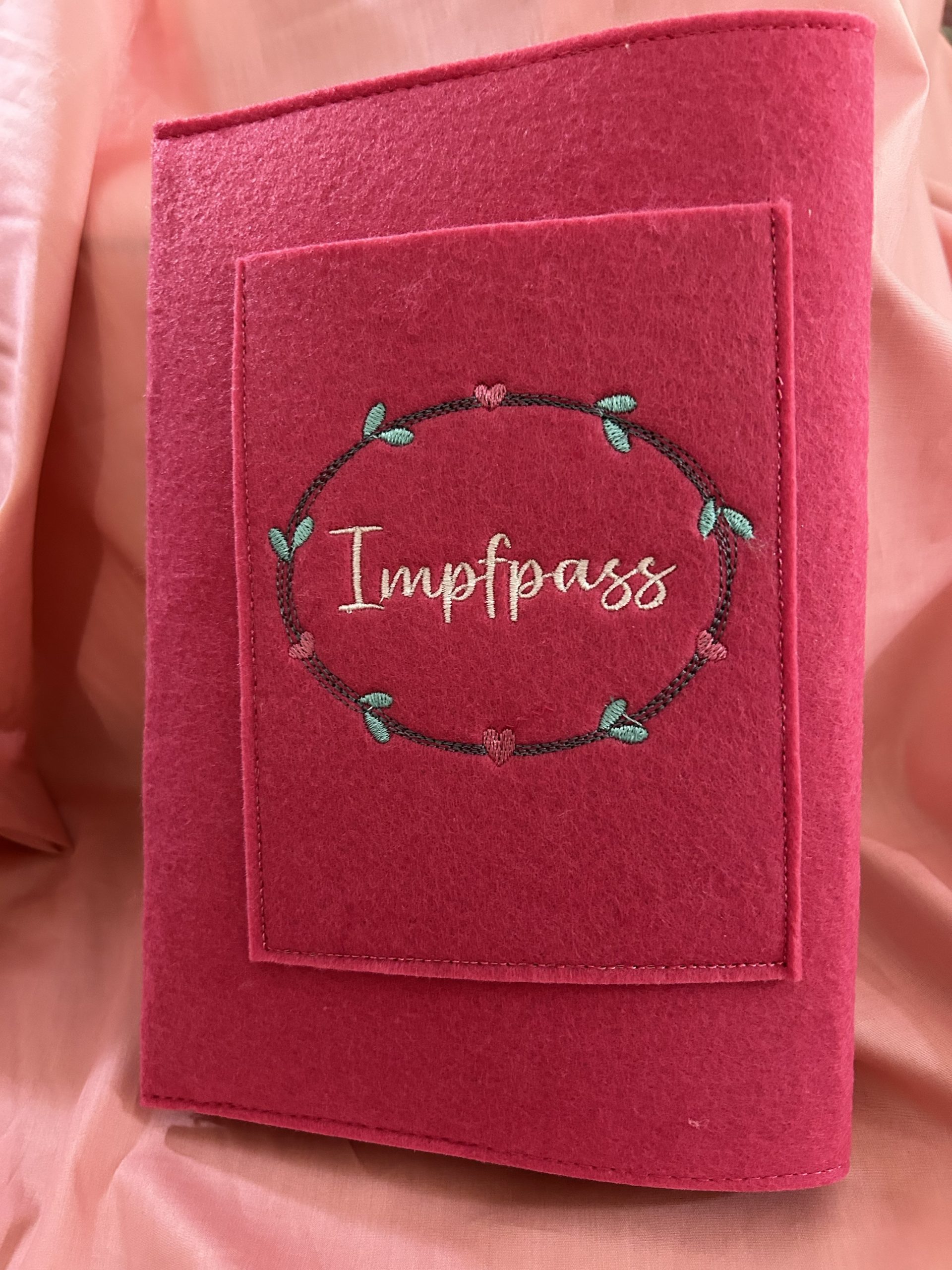 Filzhülle für das U-Heft – individuell & mit Liebe gefertigt – Bild 3