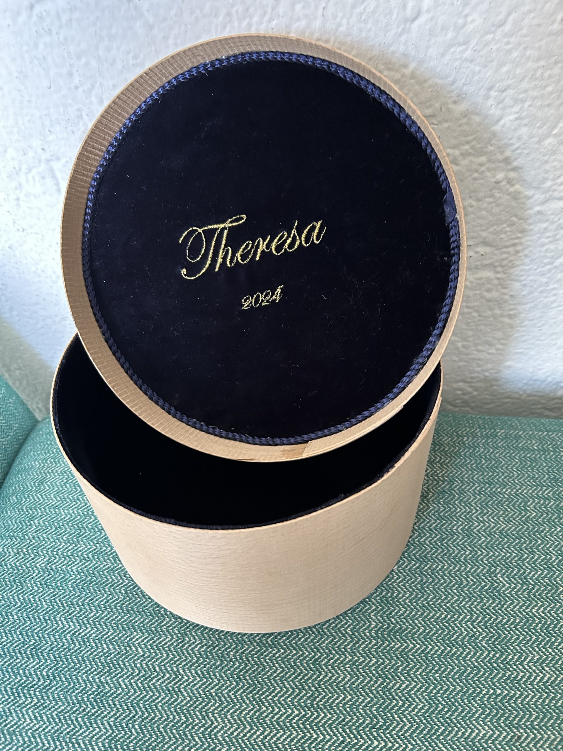 Goldhauben-Schachtel - stilvolle Aufbewahrung für ein wertvolles Kulturerbe